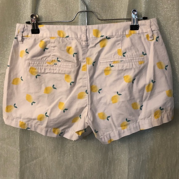 Old Navy Lemon Print Shorts - Picture 6 of 8